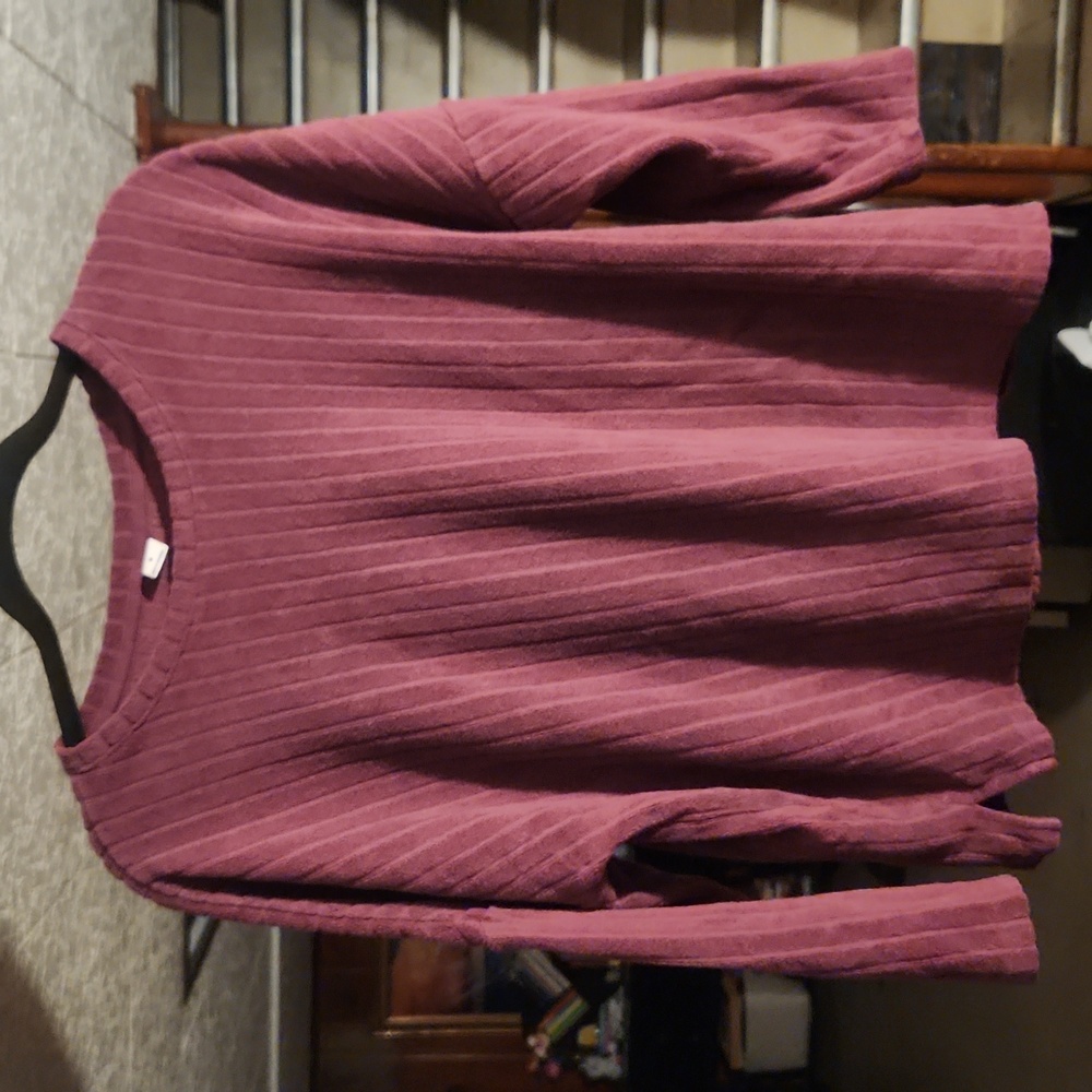 women's 3/4 sleeve top